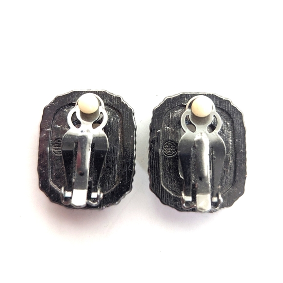 Dana Buchman Sparkly Glam Large Statement Rhinestone Clip On Earrings - Picture 2 of 3